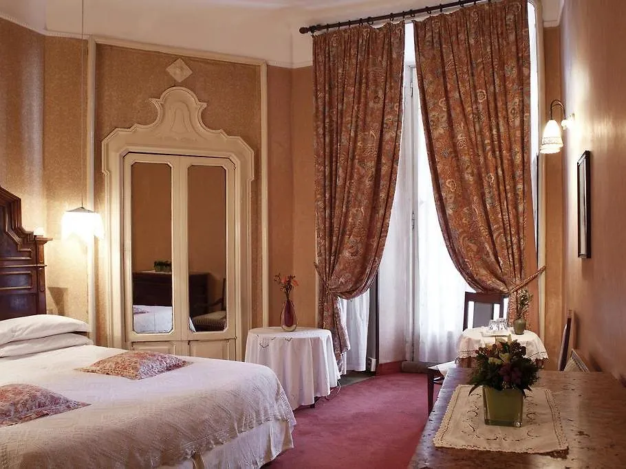 Antica Locanda Solferino Milánó 2*,